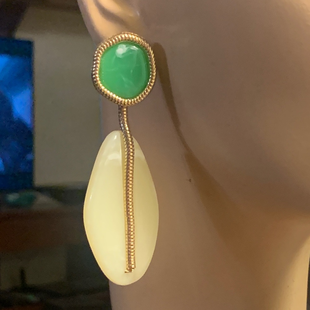 HUGE MODERNIST DANGLING EARRINGS GREEN RESIN GRIPOIX AND LUCITE DROPS
